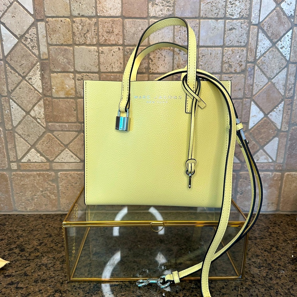 📌SOLD📌 Marc Jacob’s Mini Leather Top Handle / Crossbody Bag